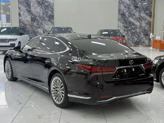 Lexus LM500h 4 ghế 2025 - Biển Hà Nội