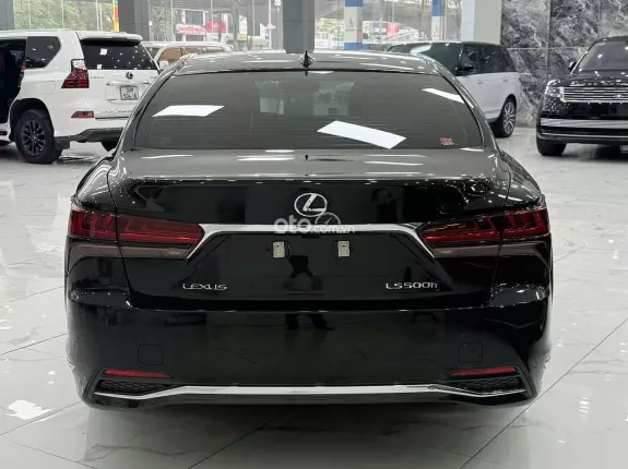 Lexus LM500h 4 ghế 2025 - Biển Hà Nội