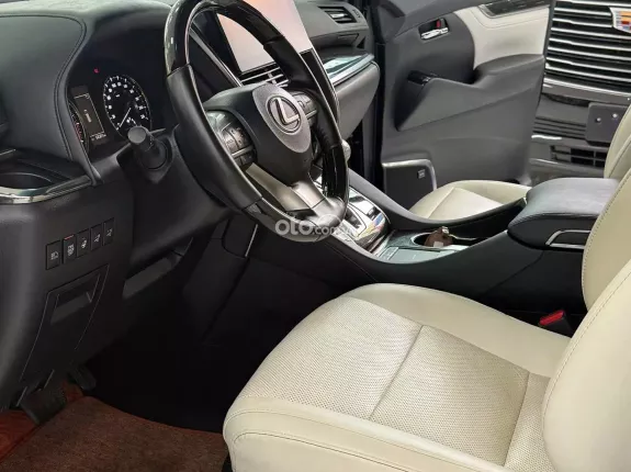 Lexus LM500h 4 ghế 2021 - Biển Hà Nội