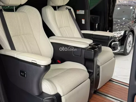 Lexus LM500h 4 ghế 2021 - Biển Hà Nội