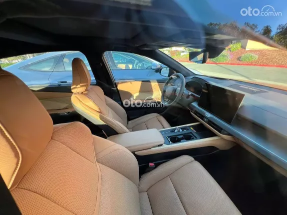 Lexus ES 350h Luxury 2026 - Phiên bản luxury với nội thất sang trọng