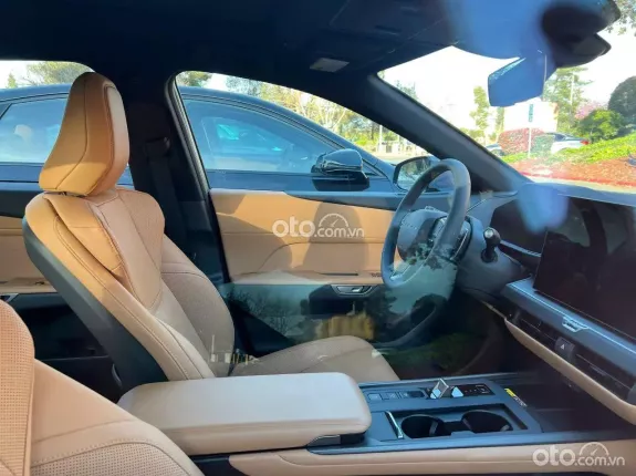 Lexus ES 350h Premium 2026 - Phiên bản Premium Thanh lịch, hiện đại, nâng tầm trải nghiệm