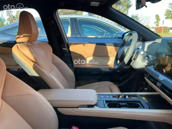 Lexus ES 350h Premium 2026 - Phiên bản Premium Thanh lịch, hiện đại, nâng tầm trải nghiệm