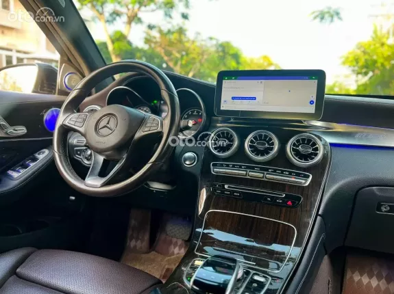 Mercedes-Benz GLC 200 V1 2019 - Đen nt Nâu siêu đẹp