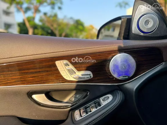 Mercedes-Benz GLC 200 V1 2019 - ĐỘ NHIỀU OPTION CỰC CHẤT