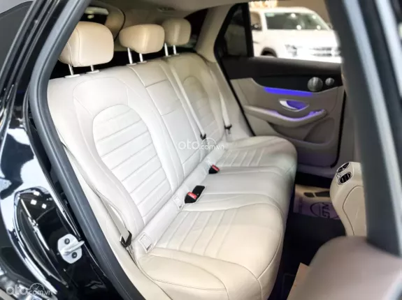 Mercedes-Benz GLC 300 4Matic 2021 - SUV gầm cao sang trọng 2021