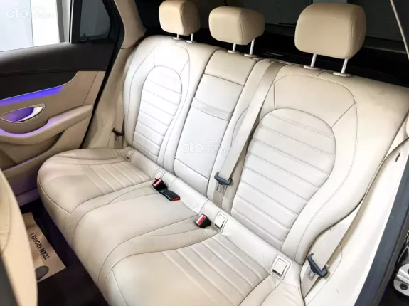 Mercedes-Benz GLC 300 4Matic 2021 - SUV gầm cao sang trọng 2021