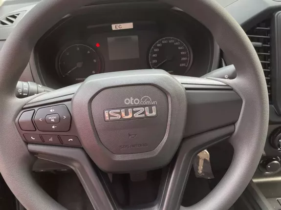 Isuzu D-Max LS 4x4 MT 2026 - Bán tải số sàn 2 cầu nhập khẩu nguyên chiếc - Mới 100%