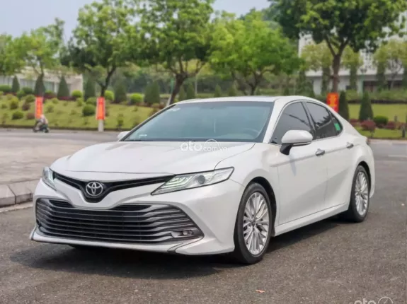 Toyota Camry 2.5Q 2020 - Odo chuẩn 6 vạn km cực đẹp