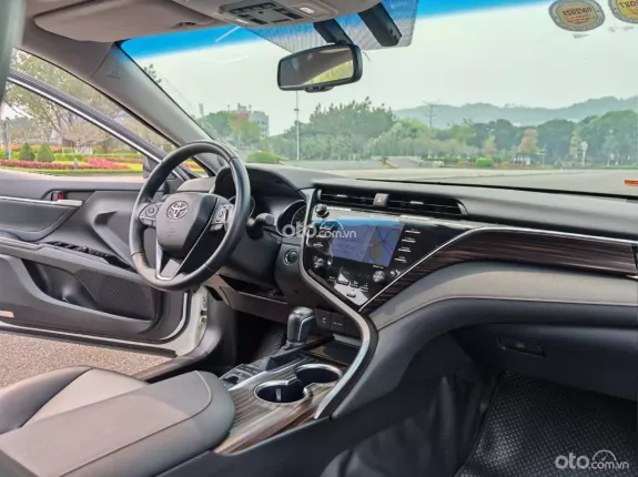 Toyota Camry 2.5Q 2020 - Odo chuẩn 6 vạn km cực đẹp