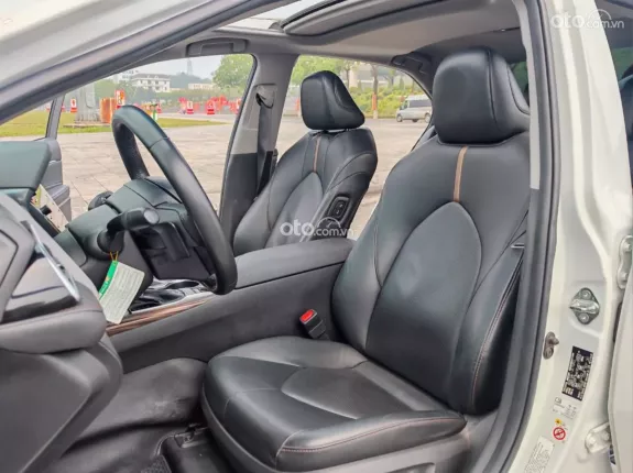 Toyota Camry 2.5Q 2020 - Odo chuẩn 6 vạn km cực đẹp