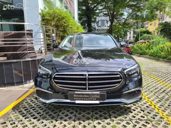Mercedes-Benz E200 Exclusive V1 2024 - ĐEN NÂU CHÍNH HÃNG