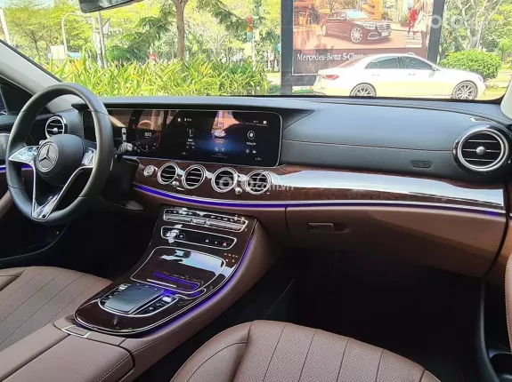 Mercedes-Benz E200 Exclusive V1 2024 - TRĂNG-NÂU CHÍNH HÃNG
