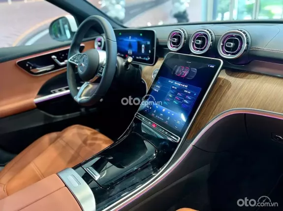 Mercedes-Benz C200 Avantgarde Plus 2024 - TRẮNG NÂU SIÊU LƯỚT