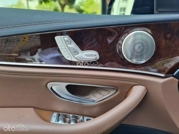 Mercedes-Benz E200 Exclusive V1 2024 - ĐEN NÂU CHÍNH HÃNG