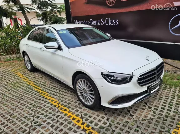 Mercedes-Benz E200 Exclusive V1 2024 - TRĂNG-NÂU CHÍNH HÃNG