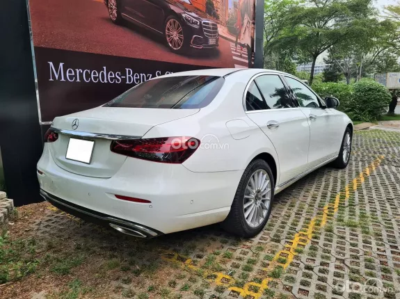 Mercedes-Benz E200 Exclusive V1 2024 - TRĂNG-NÂU CHÍNH HÃNG
