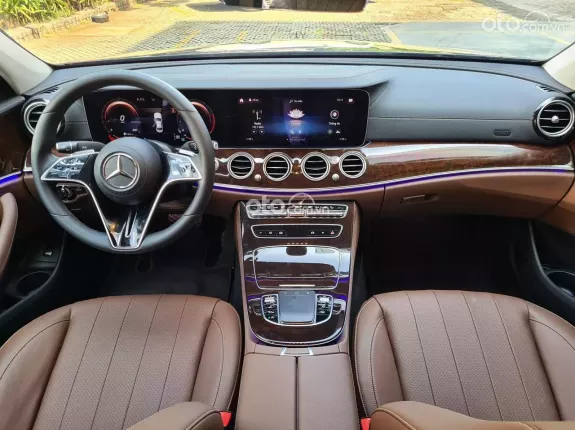 Mercedes-Benz E200 Exclusive V1 2024 - TRĂNG-NÂU CHÍNH HÃNG