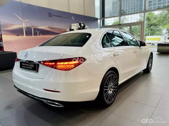 Mercedes-Benz C200 Avantgarde Plus 2024 - TRẮNG NÂU SIÊU LƯỚT