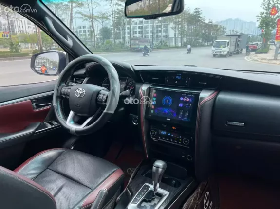 Toyota Fortuner 2.4 AT 4x2 Legender 2020 - Fortuner 2.4 4x2 Legender 2020