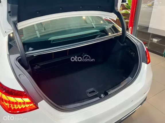 Mercedes-Benz C200 Avantgarde Plus 2024 - TRẮNG NÂU SIÊU LƯỚT
