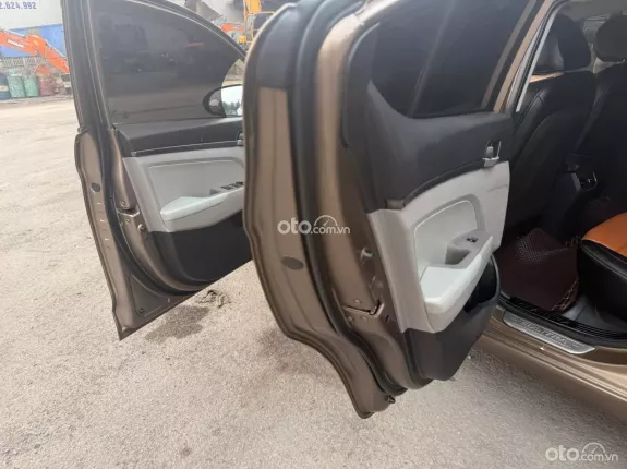 Hyundai Elantra 1.8 MT 2017 - Hỗ trợ bank 120triệu nhận xe