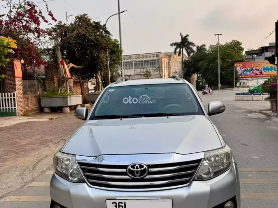Toyota Fortuner 2.4 MT 4x2 2012 - Số sàn máy dầu zin 100%