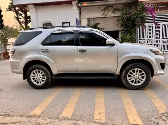 Toyota Fortuner 2.4 MT 4x2 2012 - Số sàn máy dầu zin 100%