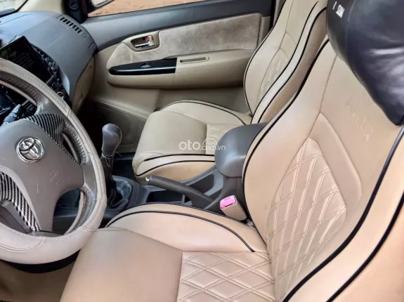 Toyota Fortuner 2.4 MT 4x2 2012 - Số sàn máy dầu zin 100%