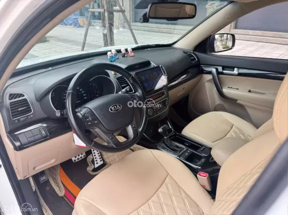 Kia Sorento 2WD 2.4 GAT 2017 - Một chủ từ mới chạy 11 vạn km
