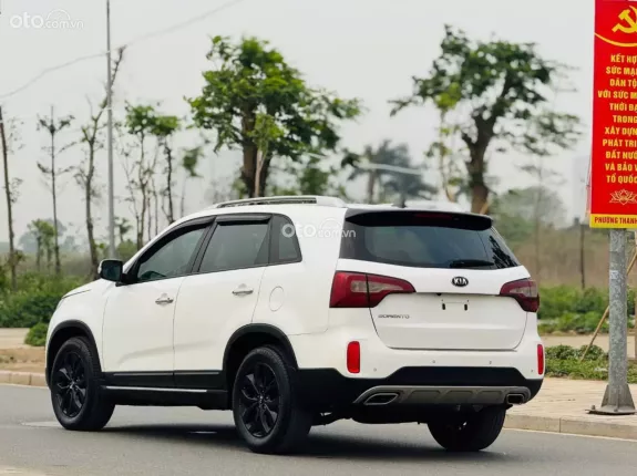 Kia Sorento 2WD 2.4 GAT 2017 - Một chủ từ mới chạy 11 vạn km