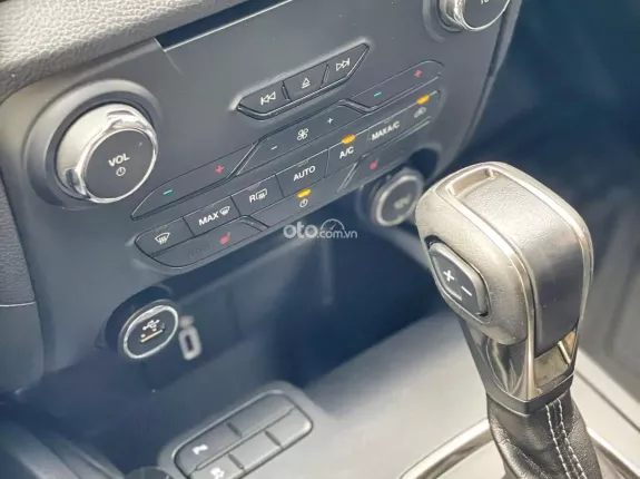 Ford Everest Titanium 2.0 AT 4x2 2019 - ĐỘ 60 TRIỆU