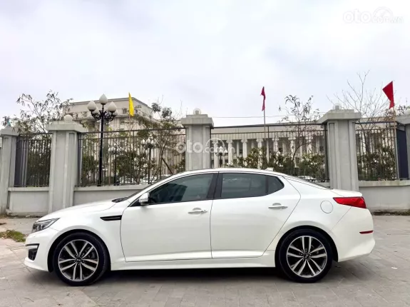 Kia Optima 2.0 AT 2015 - Xe cực đẹp, màu trắng sang trọng