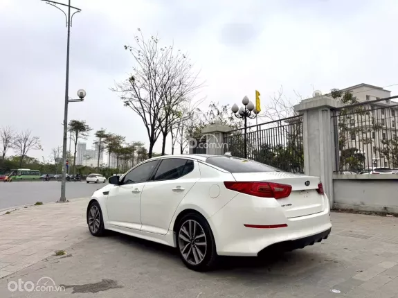 Kia Optima 2.0 AT 2015 - Xe cực đẹp, màu trắng sang trọng