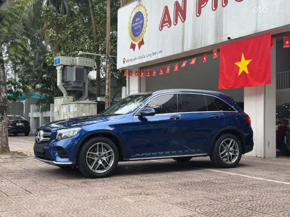 Mercedes-Benz GLC 300 4Matic 2018 - Xe màu xanh, nội thất kem