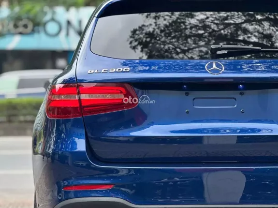 Mercedes-Benz GLC 300 4Matic 2018 - Xe màu xanh, nội thất kem
