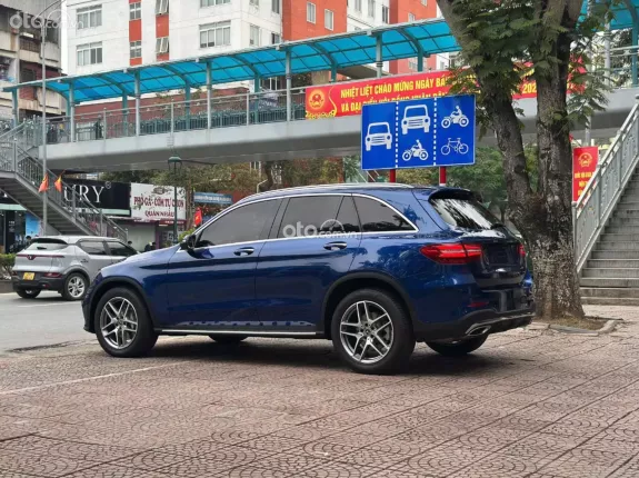 Mercedes-Benz GLC 300 4Matic 2018 - Xe màu xanh, nội thất kem