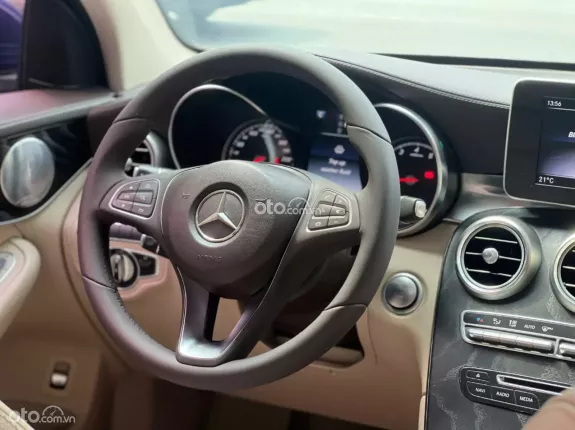 Mercedes-Benz GLC 300 4Matic 2018 - Xe màu xanh, nội thất kem