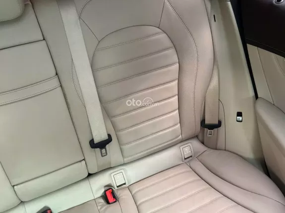 Mercedes-Benz GLC 300 4Matic 2018 - Xe màu xanh, nội thất kem