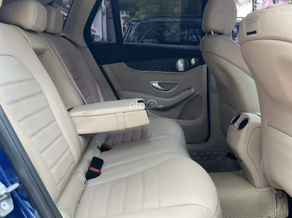 Mercedes-Benz GLC 300 4Matic 2018 - Xe màu xanh, nội thất kem