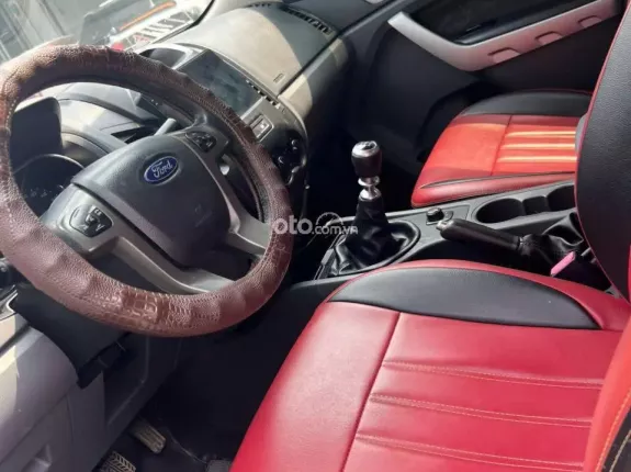 Ford Ranger XLT 2.2 4X4 MT 2015 - Xe cực đẹp bản 2 cầu, check test mọi nơi
