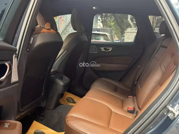 Volvo XC60 T6 Inscription 2019 - Xe màu xanh, nội thất nâu cực mới