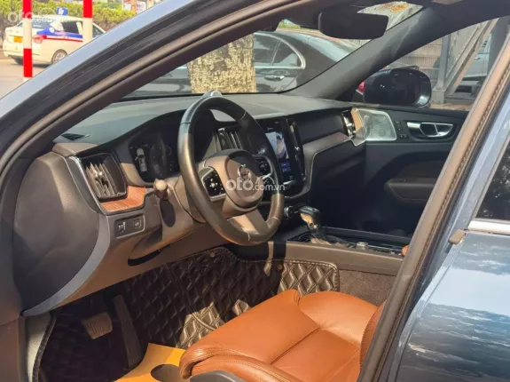 Volvo XC60 T6 Inscription 2019 - Xe màu xanh, nội thất nâu cực mới