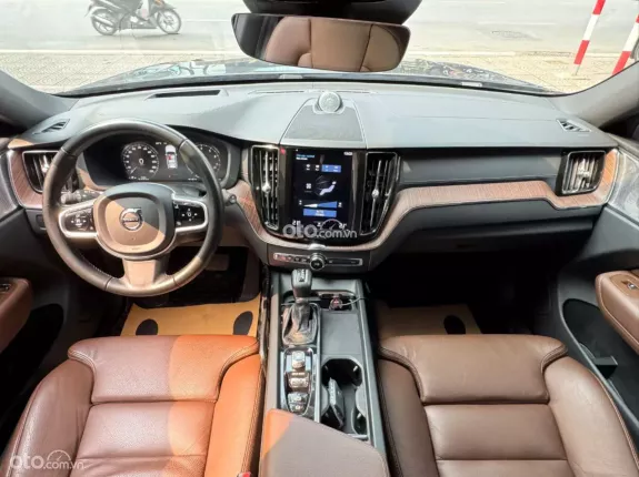 Volvo XC60 T6 Inscription 2019 - Xe màu xanh, nội thất nâu cực mới