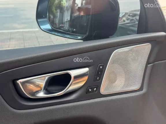 Volvo XC60 T6 Inscription 2019 - Xe màu xanh, nội thất nâu cực mới