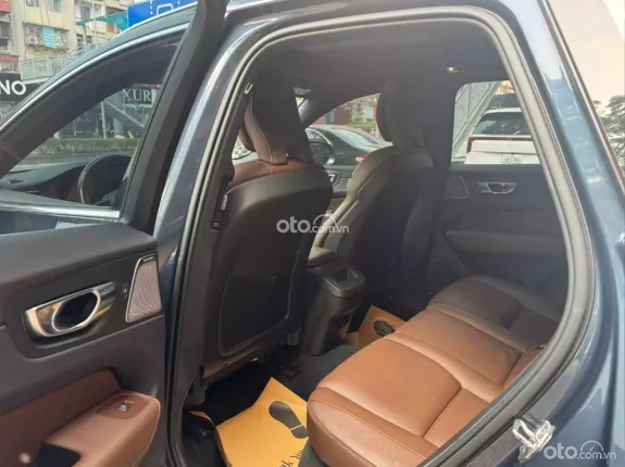 Volvo XC60 T6 Inscription 2019 - Xe màu xanh, nội thất nâu cực mới