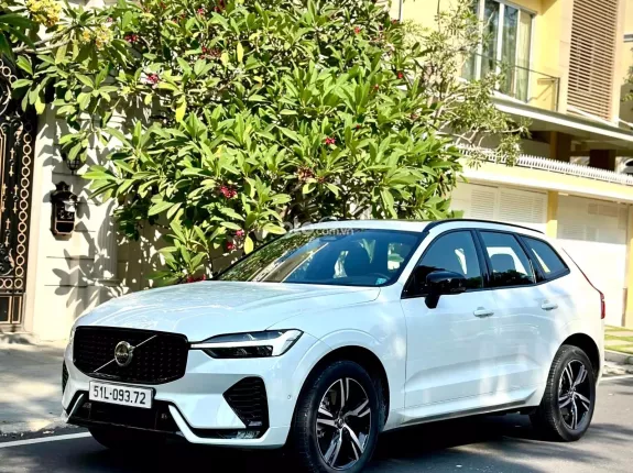 Volvo XC60 R-Design 2022 - Xe lướt chất lượng cao, an toàn hàng đầu phân khúc