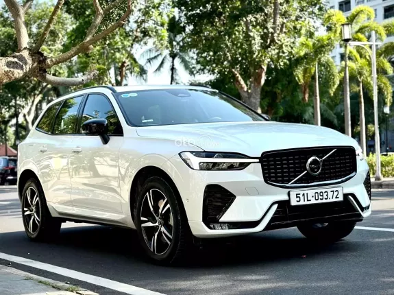 Volvo XC60 R-Design 2022 - Xe lướt chất lượng cao, an toàn hàng đầu phân khúc