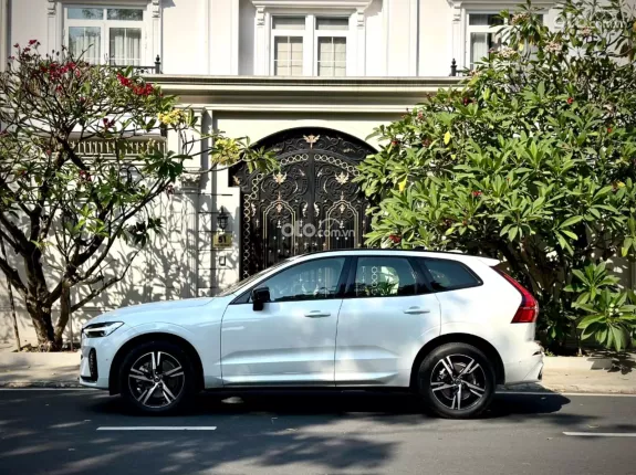 Volvo XC60 R-Design 2022 - Xe lướt chất lượng cao, an toàn hàng đầu phân khúc