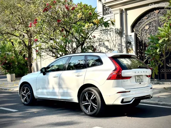 Volvo XC60 R-Design 2022 - Xe lướt chất lượng cao, an toàn hàng đầu phân khúc